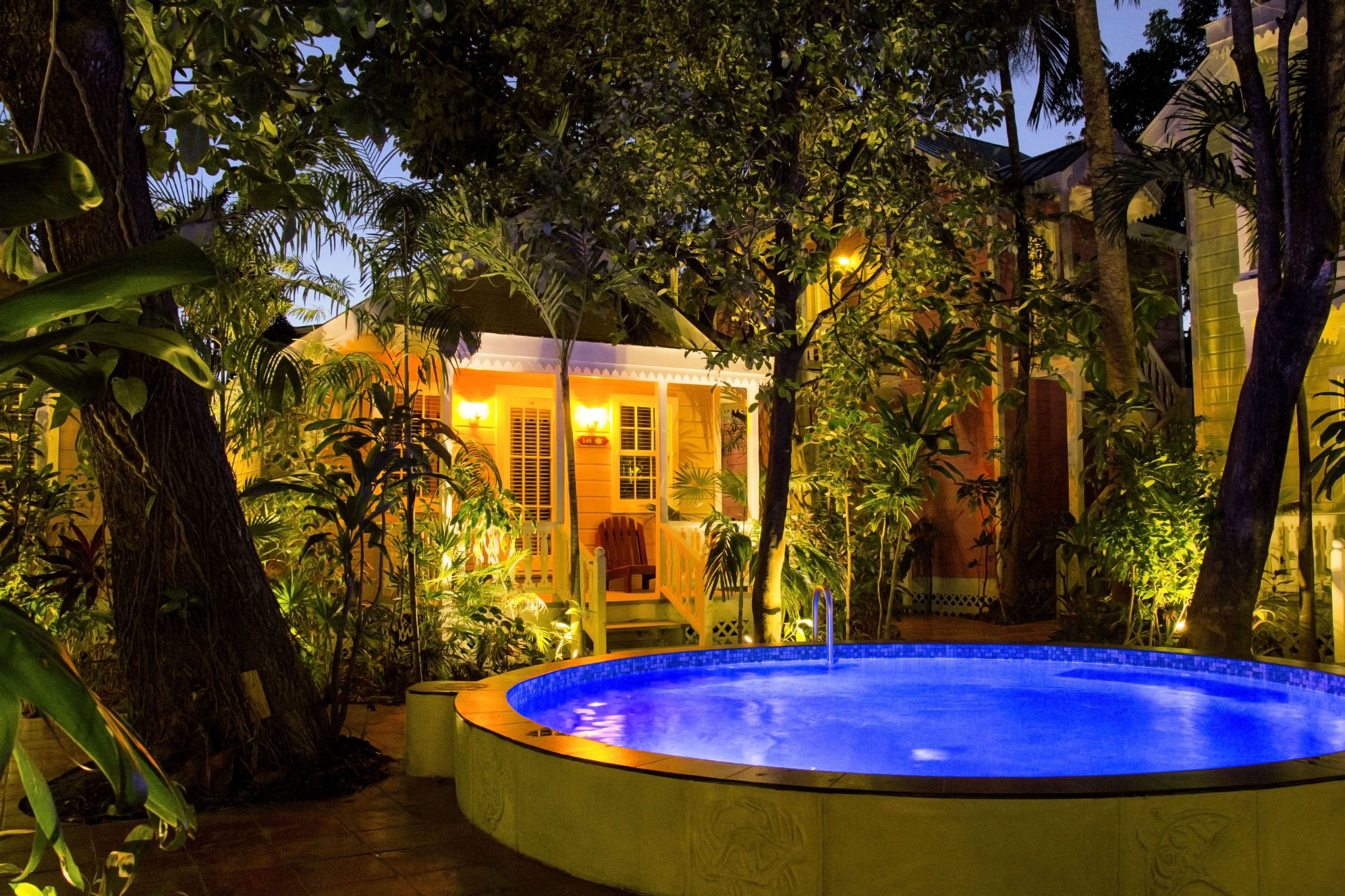 steve and becky's cute little hotel - sister property across the street, 2 queen beds | view from room