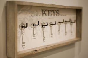 A framed artwork of keys with the word "KEYS" at the top. - Domus Temporis (Rome)