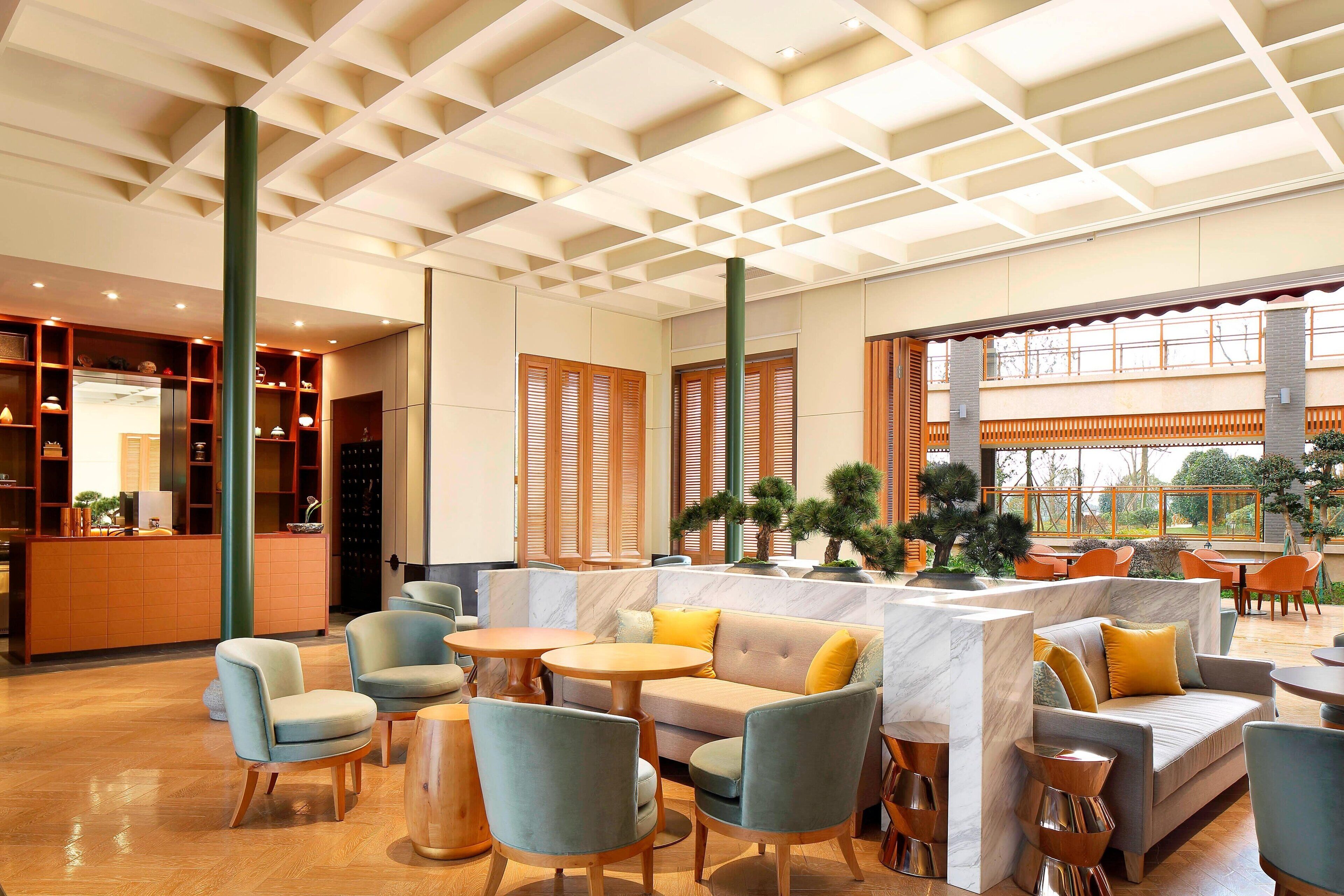 2 restaurants, breakfast, lunch, dinner served; chinese cuisine