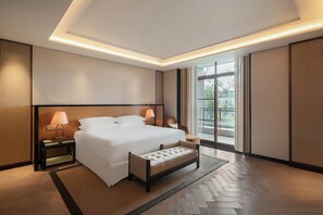 Premium bedding, down duvets, in-room safe, desk - Four Points by Sheraton Chengdu, Anren (Chengdu)