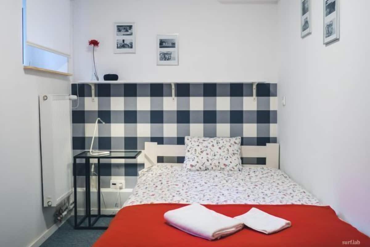 Chambre Simple Premium | Literie de qualité supérieure, fer et planche à repasser