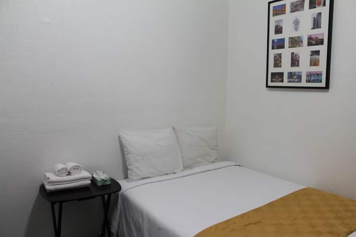 Free WiFi, bed sheets