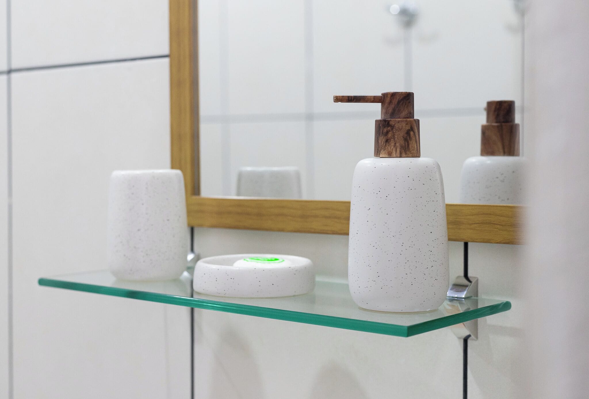 deluxe double room | 1 bedroom, pillow-top beds, in-room safe, desk