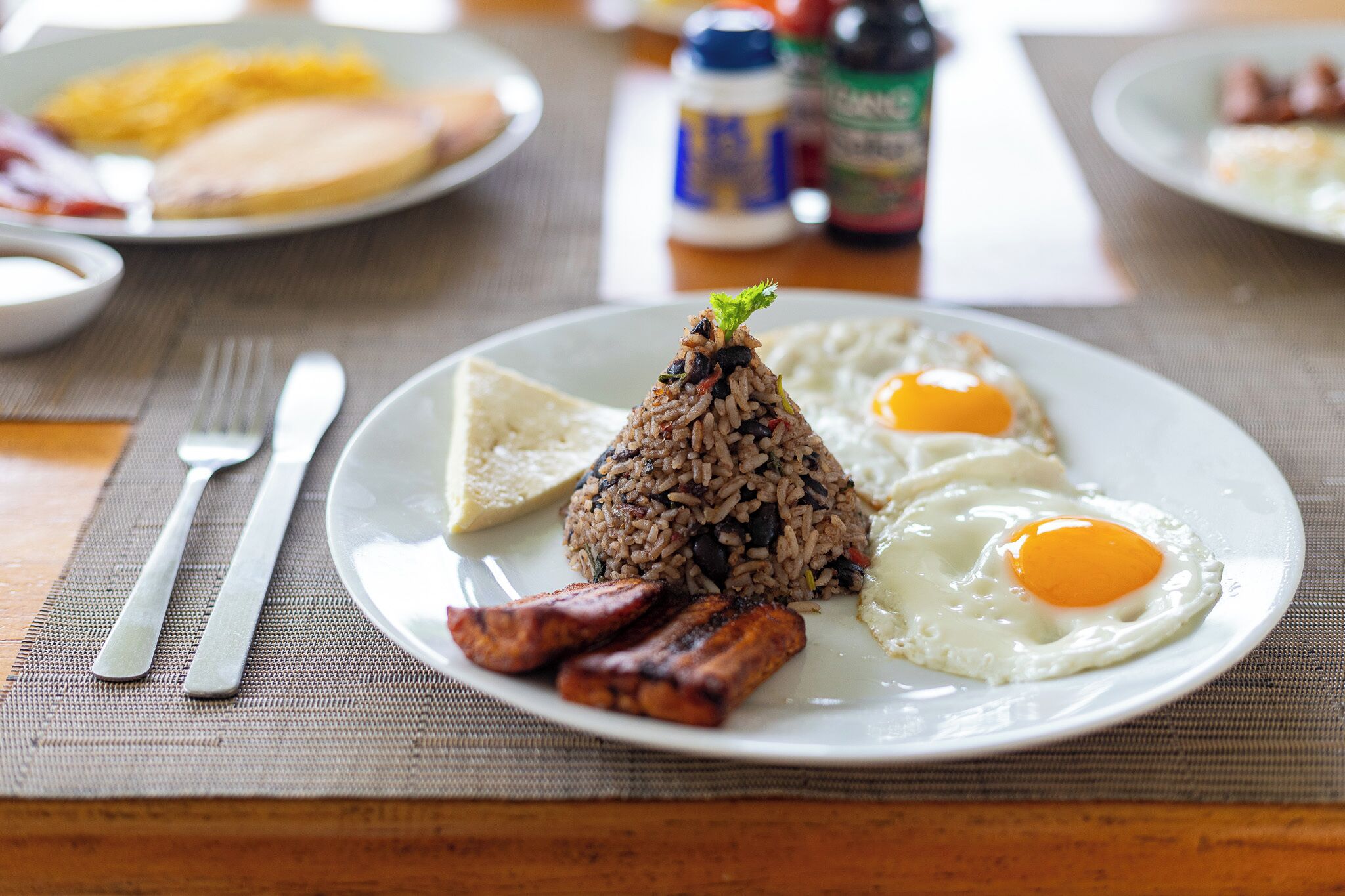 free daily full breakfast