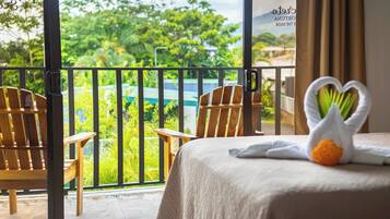 Deluxe Double Room | Pillowtop beds, in-room safe, desk, blackout drapes