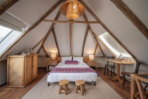 Junior Suite | In-room safe, desk, bed sheets - Hacienda El Porvenir (Machachi)
