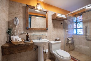 Bathroom - Hacienda El Porvenir (Machachi)