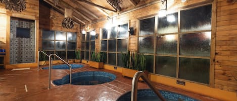Couples treatment room(s), steam room, hot stone massages