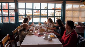 Se sirven desayunos, comidas y cenas 