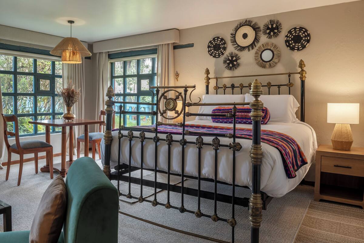 Suite – honeymoon | Safe på rommet, skrivebord og sengetøy