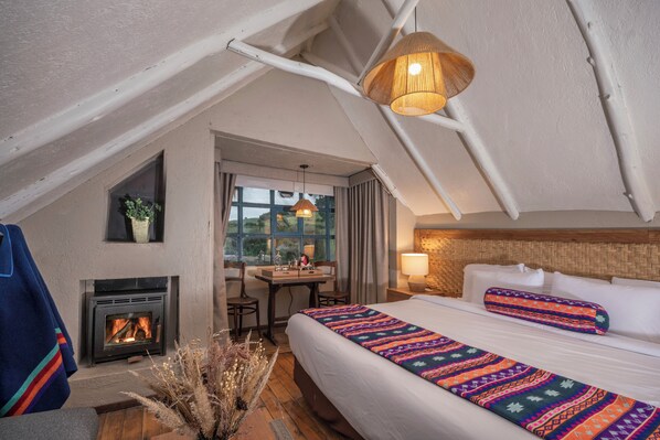 In-room safe, desk, bed sheets - Hacienda El Porvenir (Machachi)