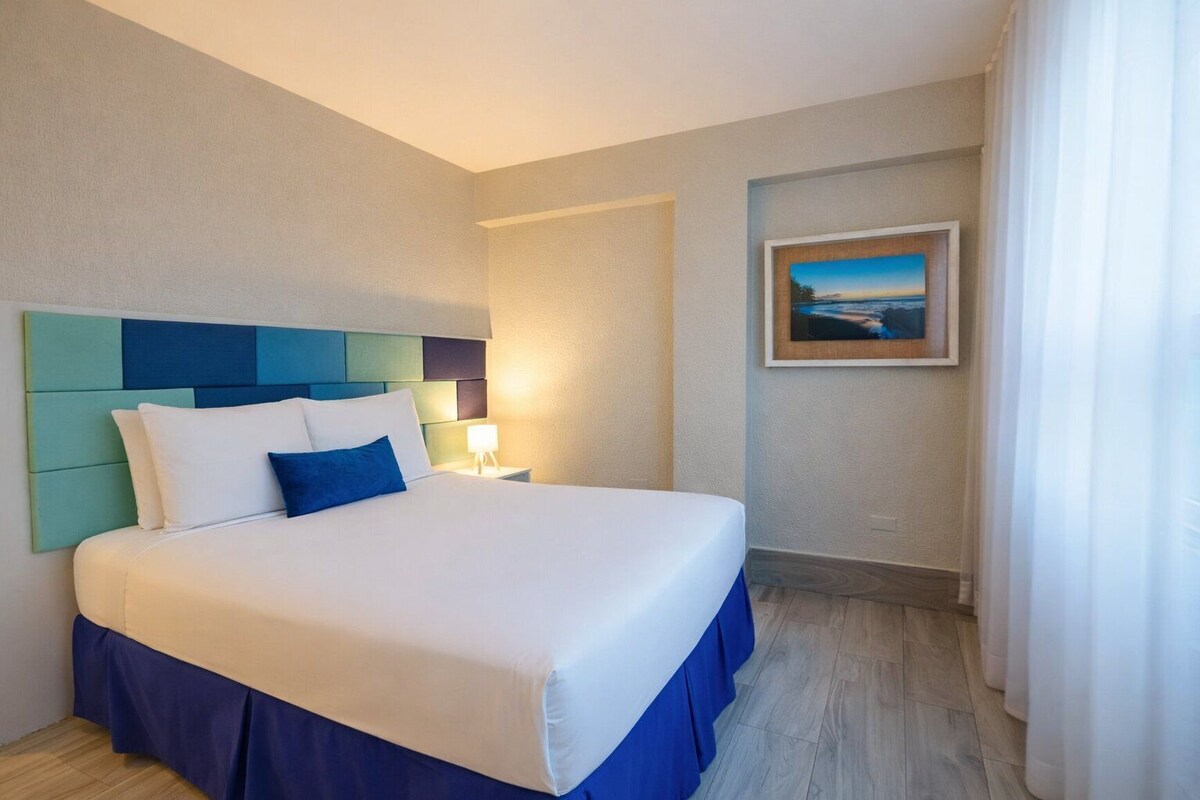 Standard Room, 1 Queen Bed