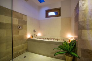 Panoramic-Bungalow, 1 Schlafzimmer | Komfortbadewanne