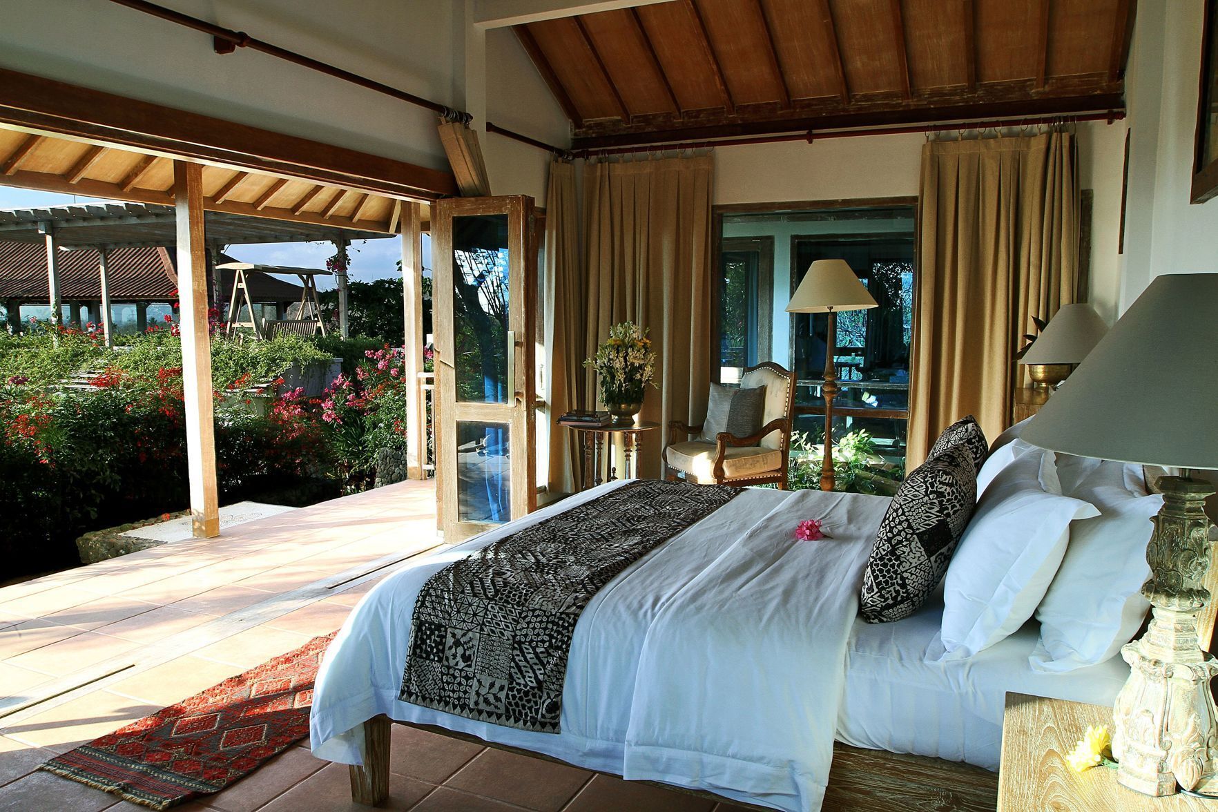 1 bedroom, premium bedding, minibar, in-room safe