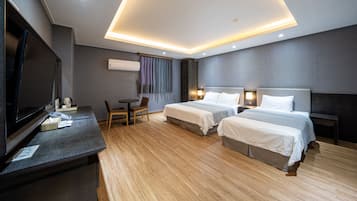 Deluxe Twin Room (VIP) | Blackout curtains, free WiFi, bed sheets