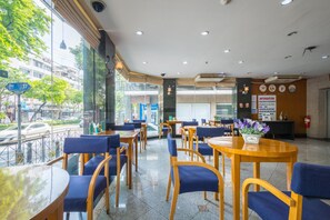 レストラン
