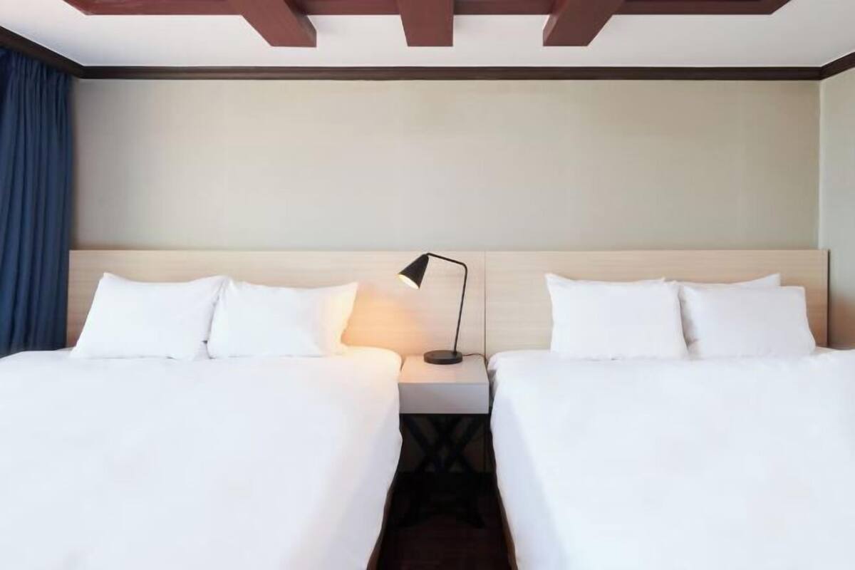 WiFi (free), bed sheets