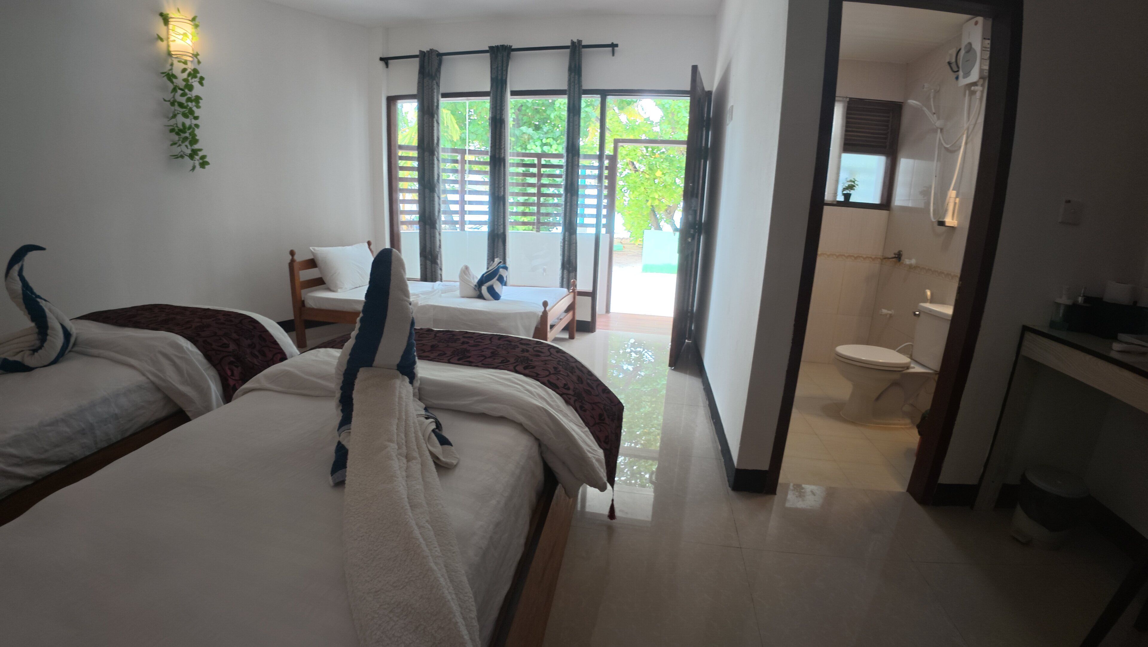 6 habitaciones, minibar y caja de seguridad en la habitación 