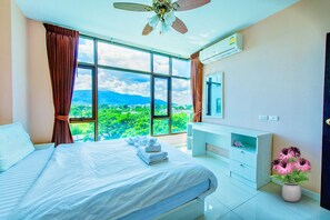 2 bedrooms, in-room safe, individually decorated, individually furnished