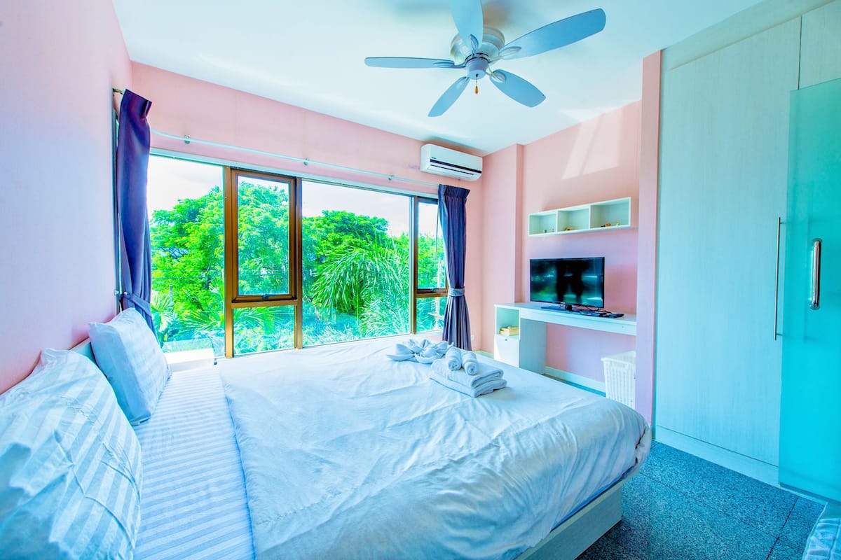 Apartamento, 2 habitaciones, vistas a la piscina | 2 dormitorios, caja fuerte, escritorio