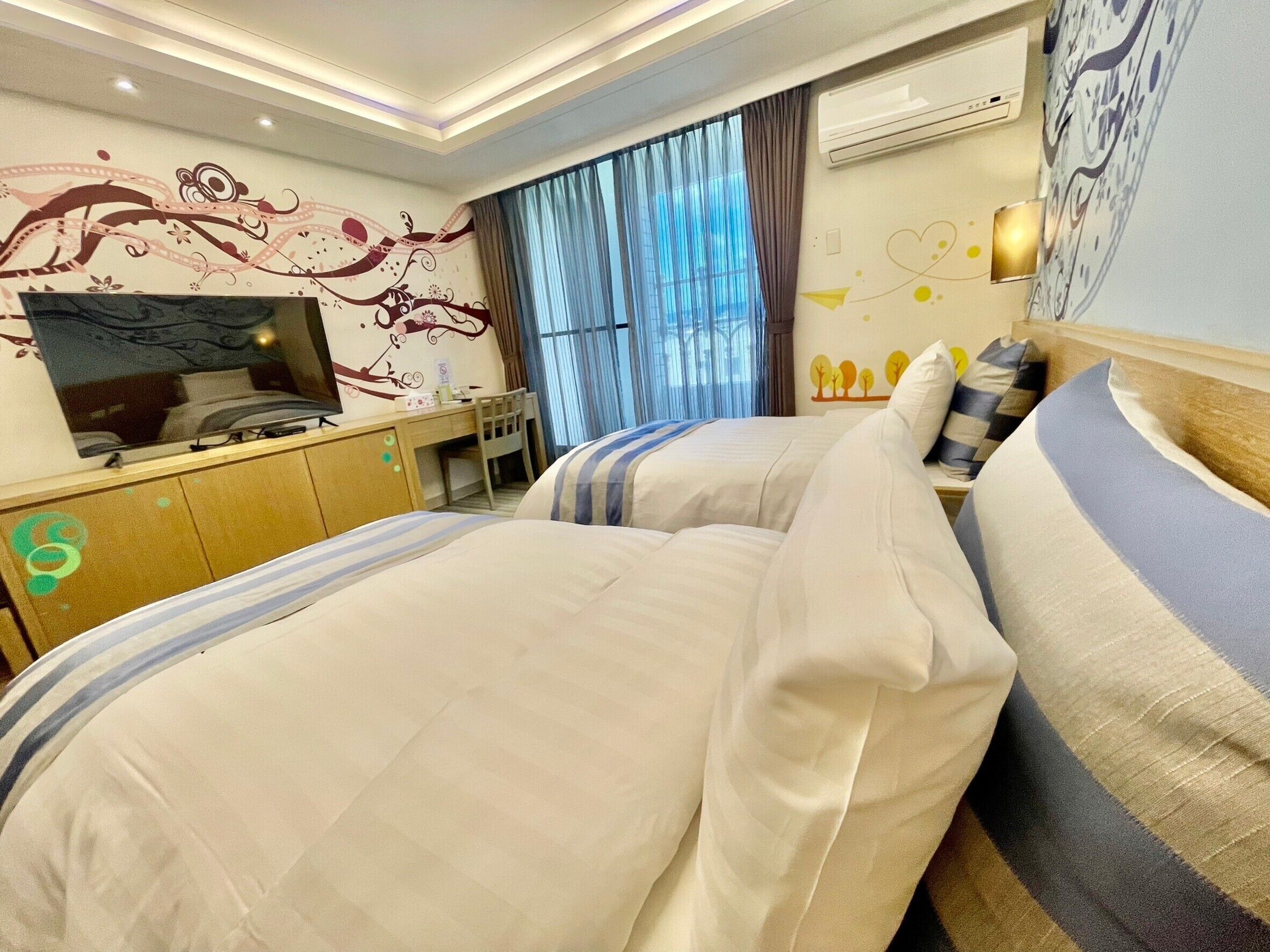 elite twin room, 2 single beds, non smoking, lanai | egyptian cotton sheets, premium bedding, down duvets, pillow-top beds