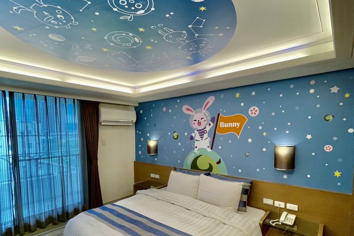 elite double room, 1 double bed, non smoking, lanai | egyptian cotton sheets, premium bedding, down duvets, pillow-top beds