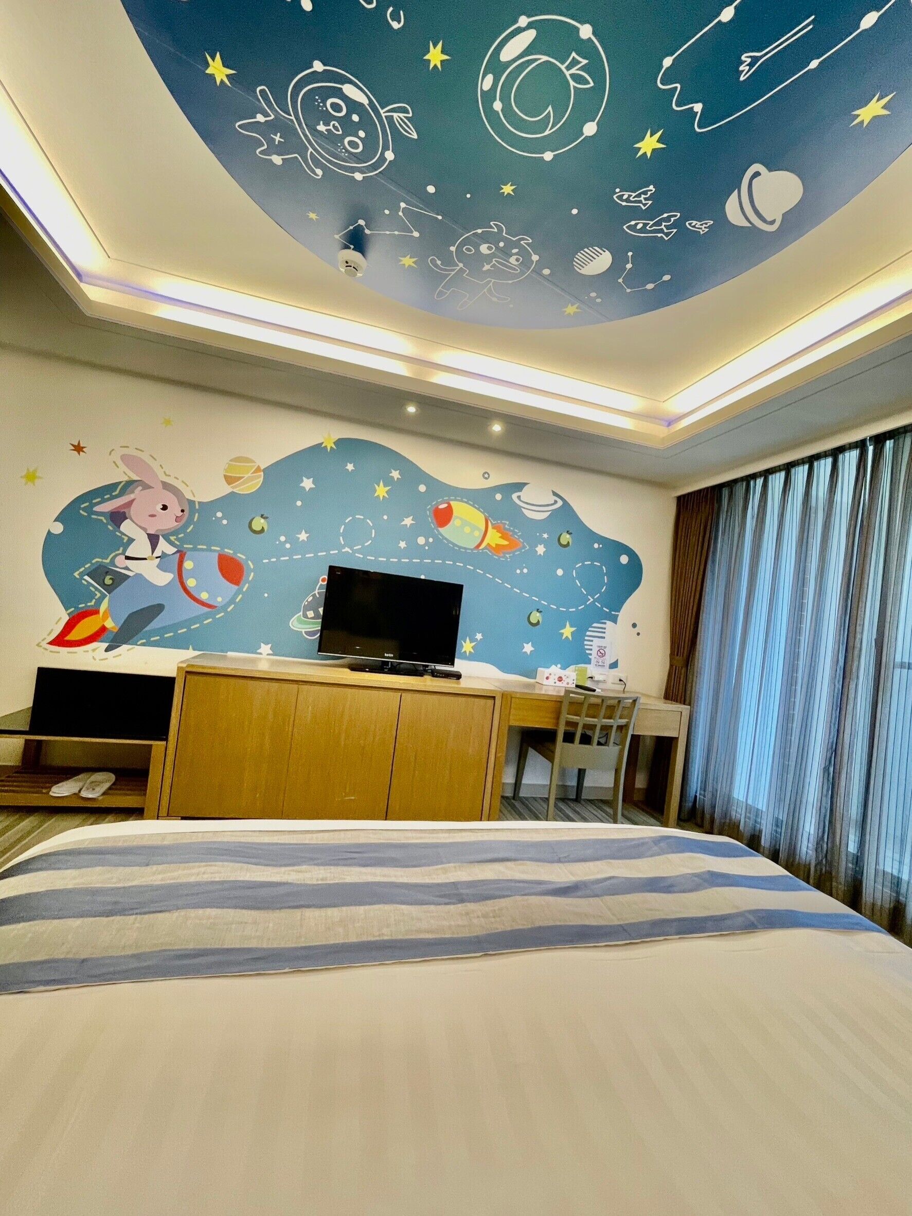 elite double room, 1 double bed, non smoking, lanai | egyptian cotton sheets, premium bedding, down duvets, pillow-top beds