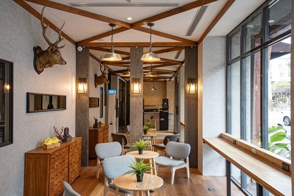 Coin salon dans le hall