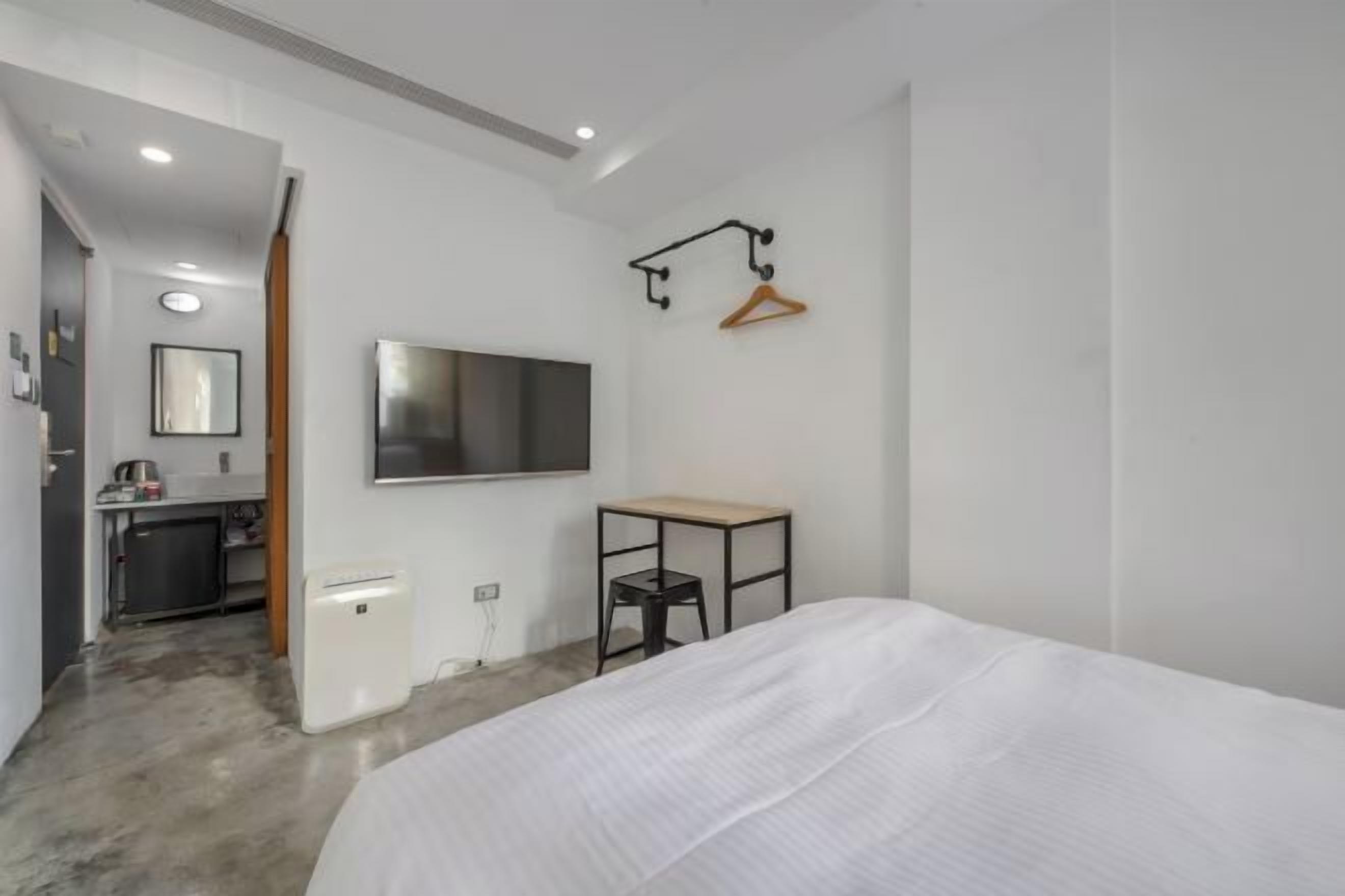 Premium bedding, soundproofing, free WiFi, bed sheets