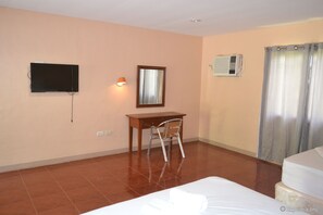 Room | Desk - Amandari Cove (General Santos)