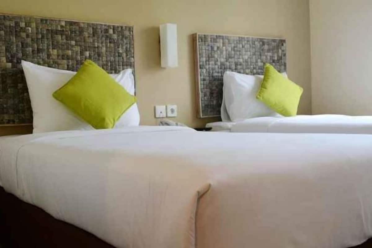 1 bedroom, premium bedding, pillowtop beds, in-room safe