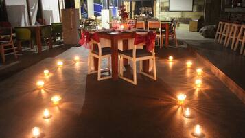 Breakfast, lunch, dinner served; international cuisine