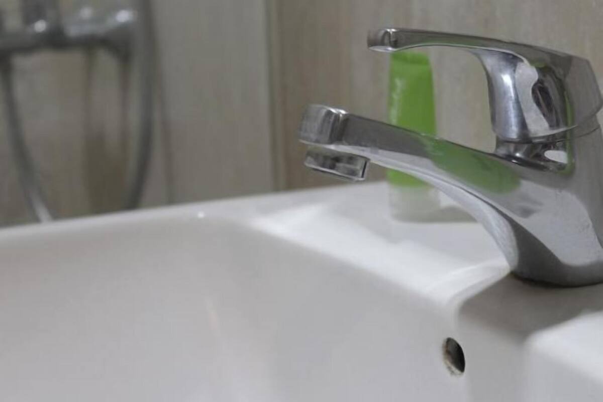 Hand-held showerhead