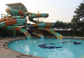 Outdoor pool - Greenotel Cilegon (Cilegon)