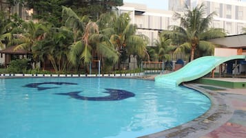 Udendørs pool