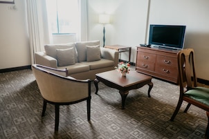 Desk, blackout drapes, rollaway beds, free WiFi