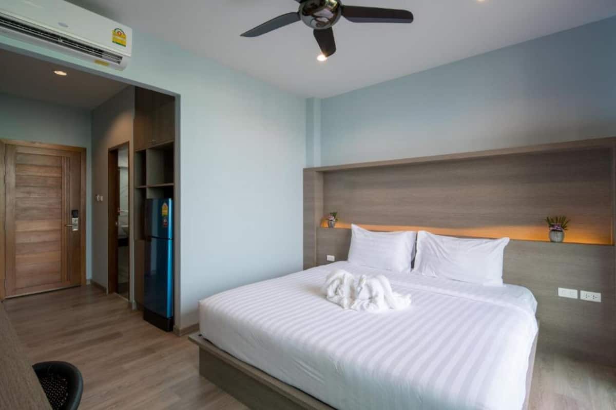 1 bedroom, minibar, in-room safe, desk