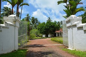 Property grounds - Thalpe Walawwa Heritage Villa (Unawatuna)