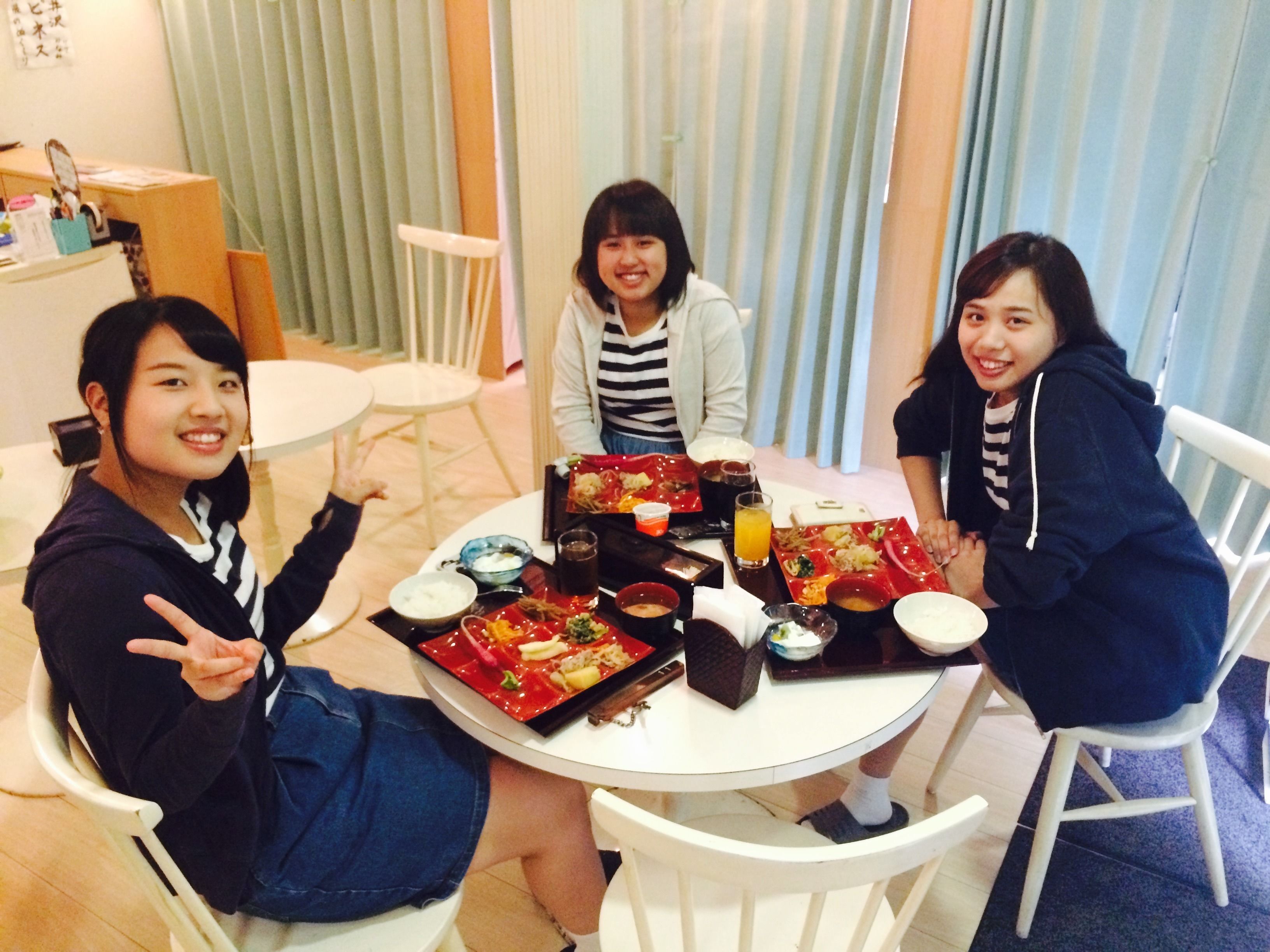 Daily buffet breakfast (JPY 1000 per person)