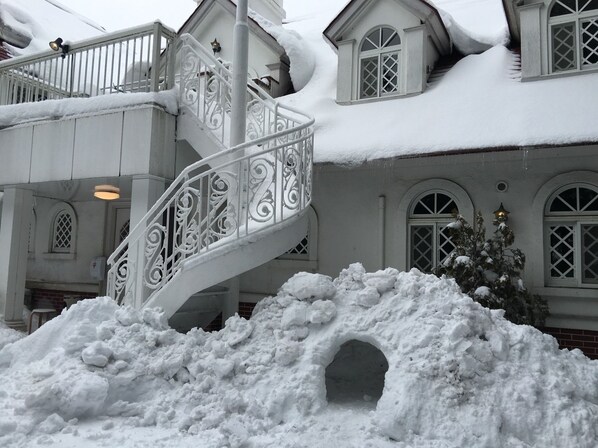 المنشأة من الخارج