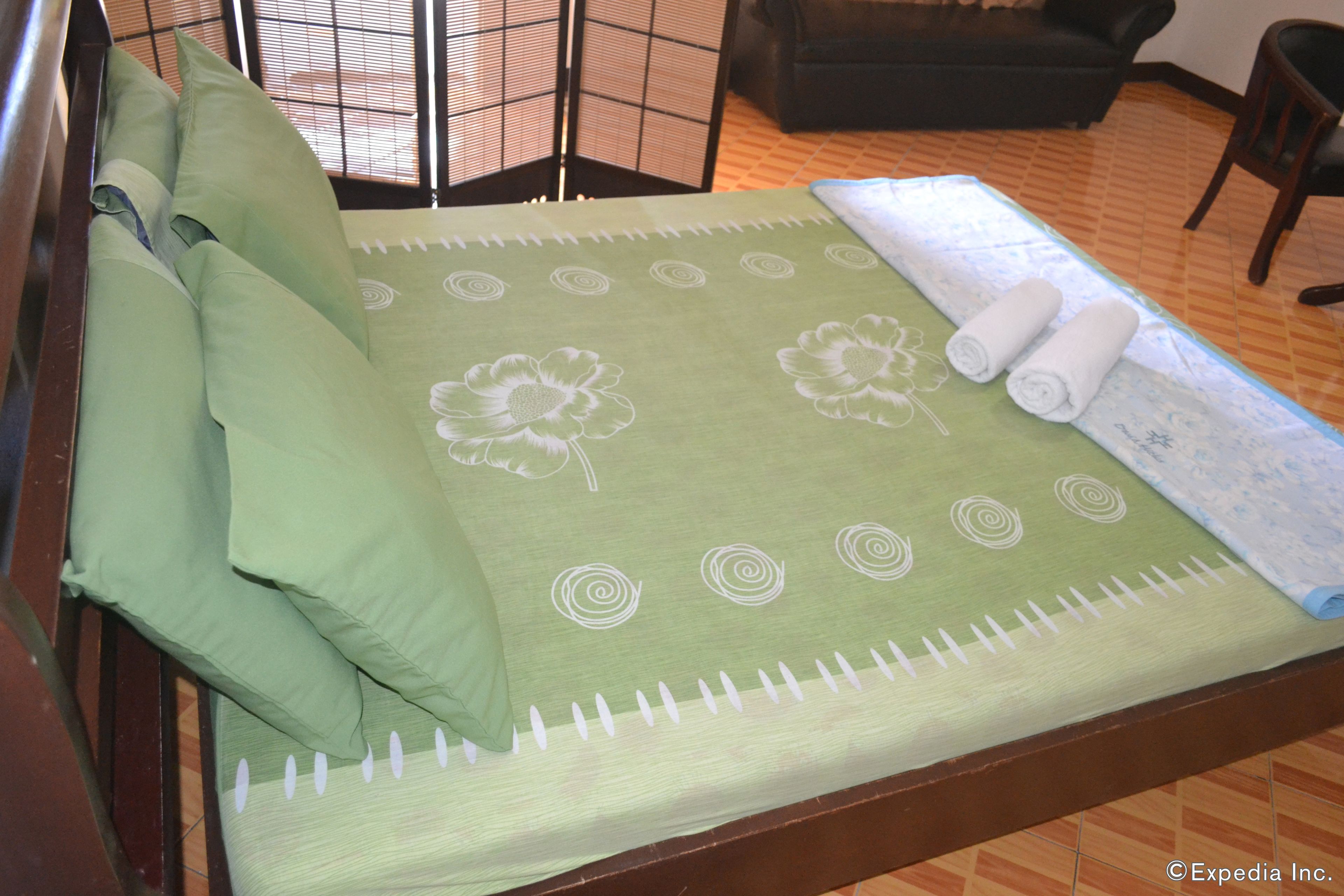 In-room safe, desk, rollaway beds, free WiFi