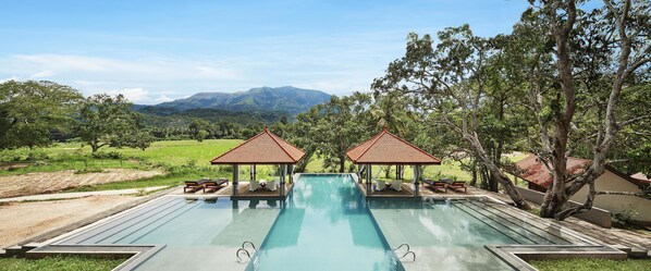 Outdoor pool, pool loungers