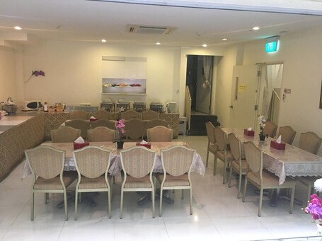 Jayleen Clarke Quay Hotel - Image 3