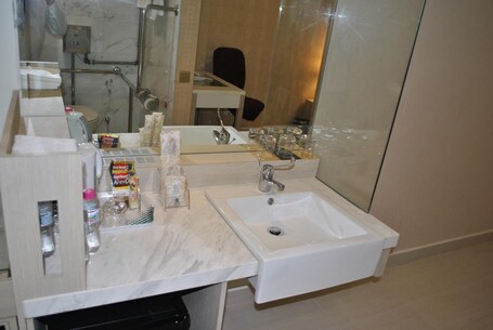 Jayleen Clarke Quay Hotel - Image 20