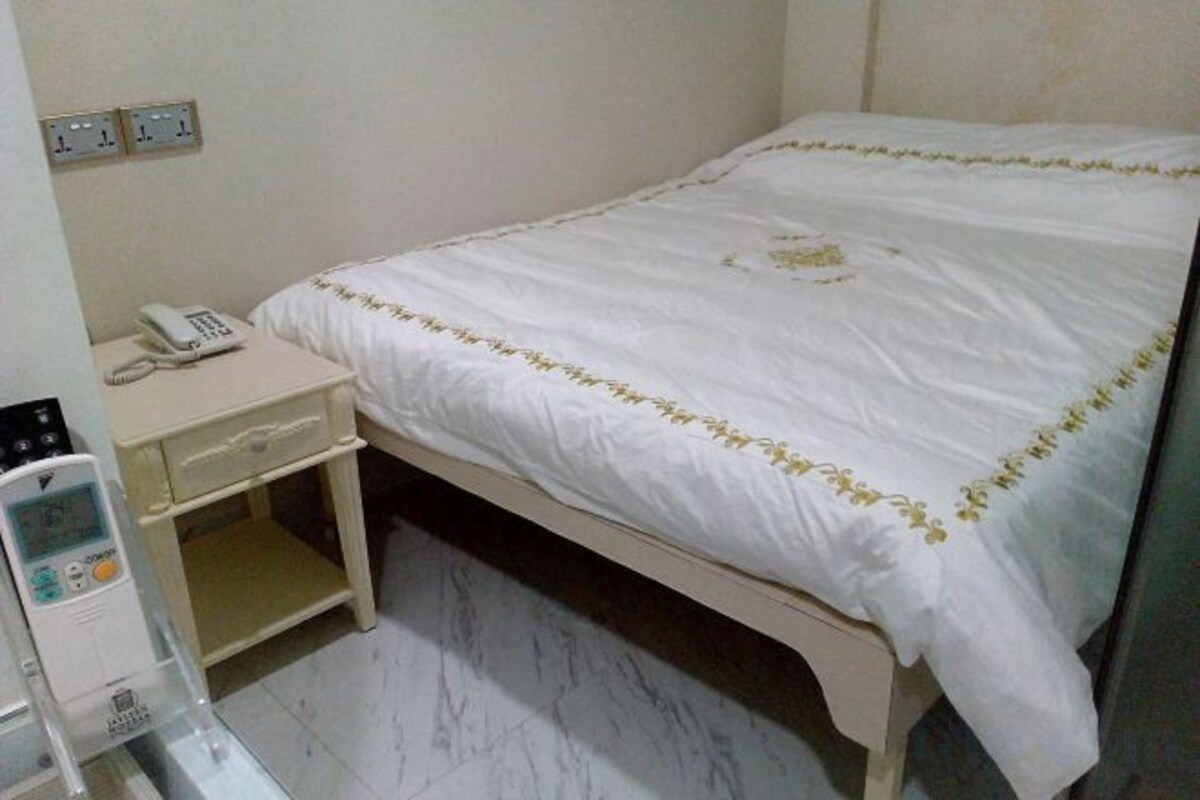 In-room safe, desk, laptop workspace, iron/ironing board (on request)