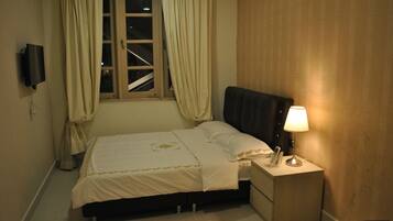 In-room safe, desk, laptop workspace, iron/ironing board