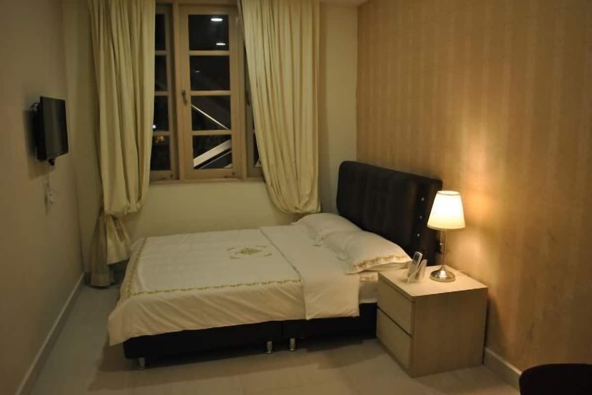 In-room safe, desk, laptop workspace, iron/ironing board (on request)