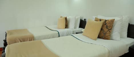 Chambre Supérieure | Bureau, lits pliants/supplémentaires, Wi-Fi gratuit