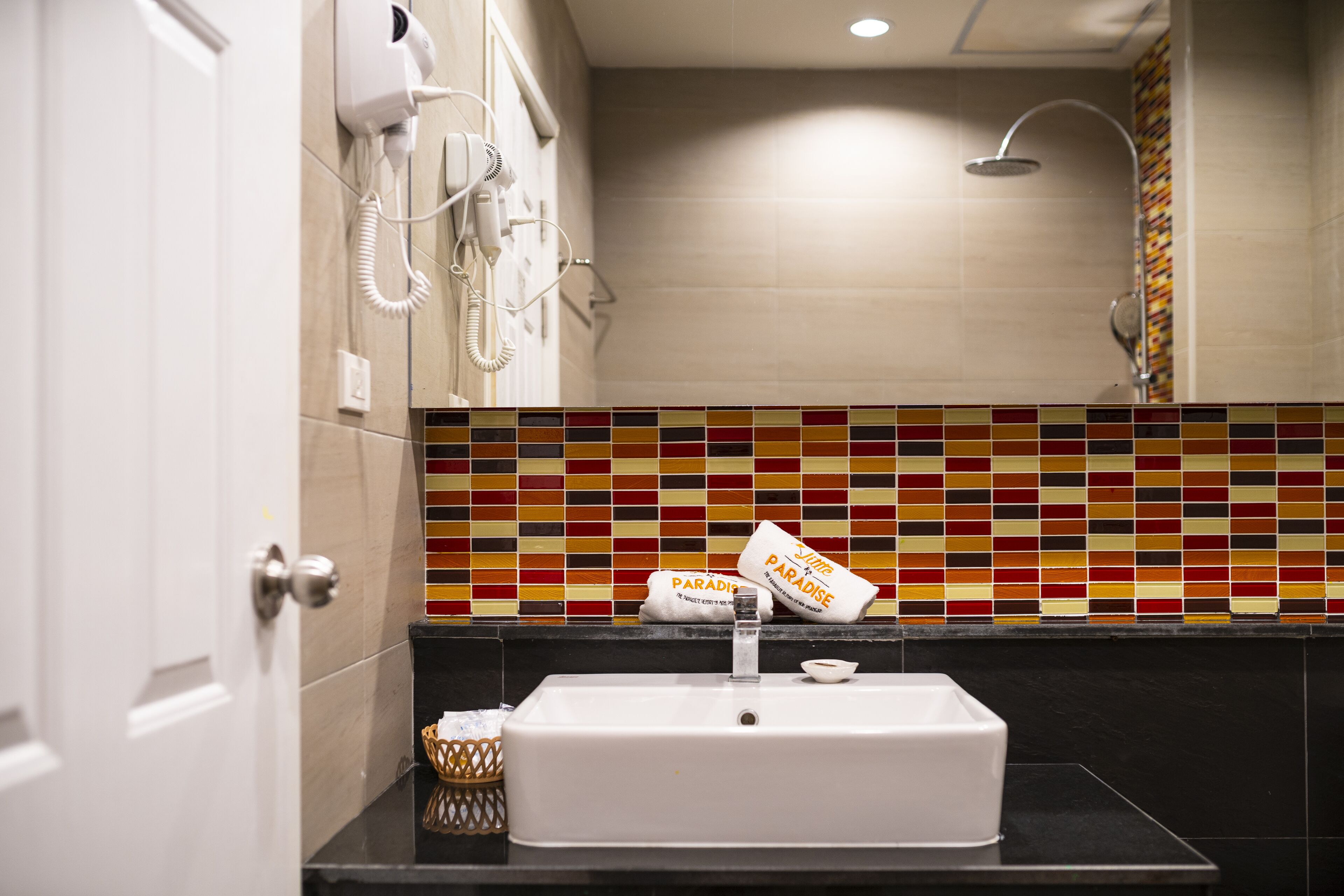 1 bedroom, in-room safe, free wifi, bed sheets