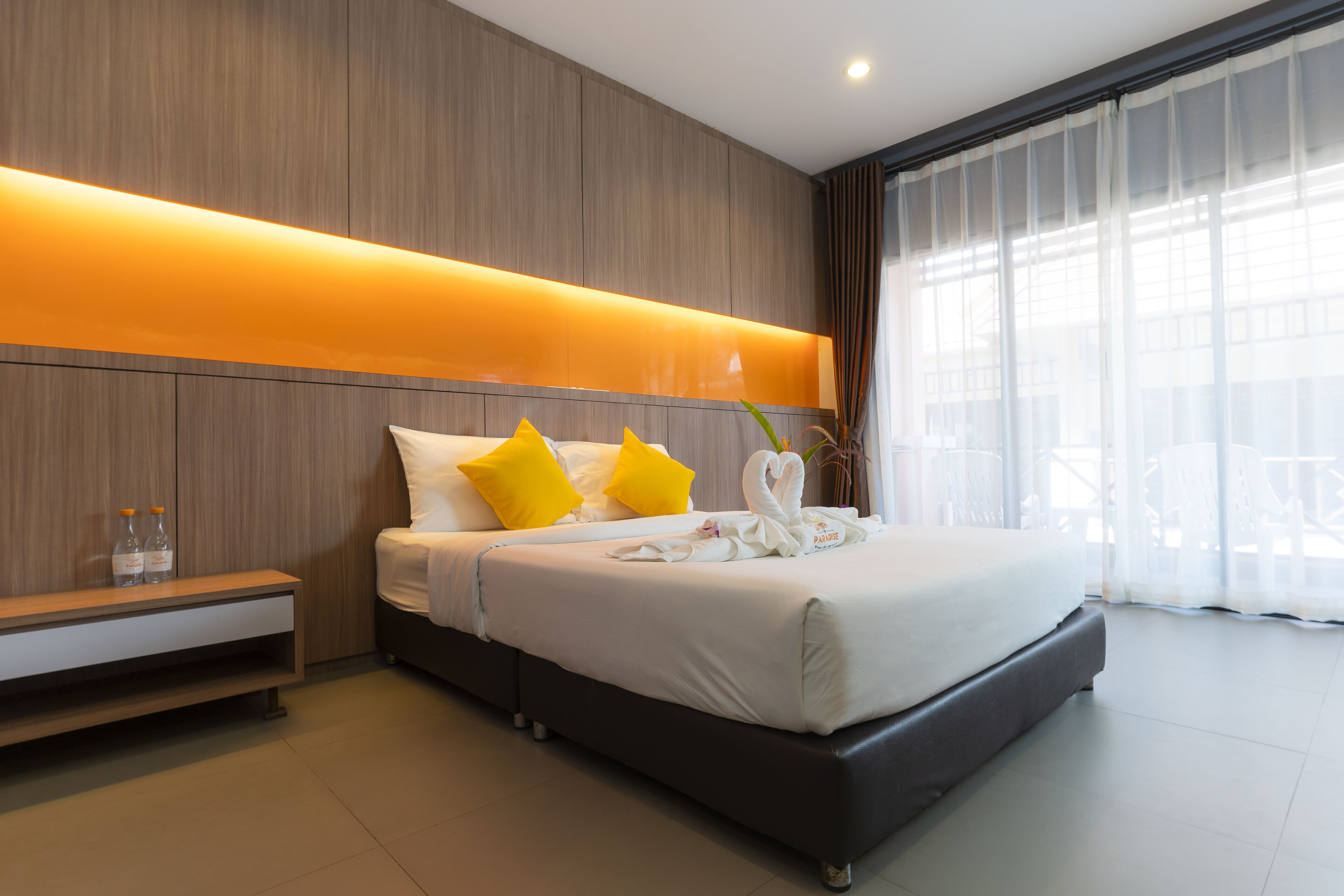 superior room, queen bed | 1 bedroom, in-room safe, free wifi, bed sheets